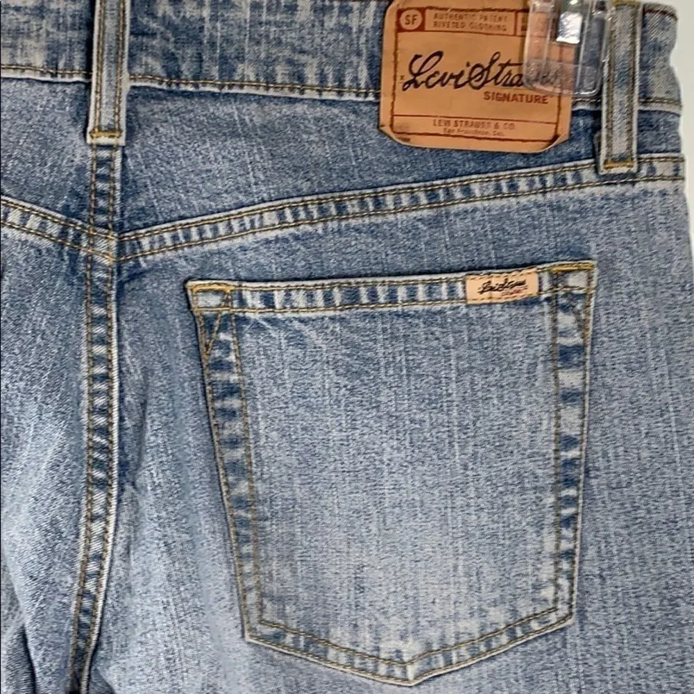 Levi’s signature Stretch Crop low rise boot cut